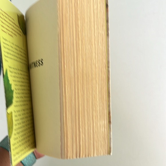 Nora Roberts The Witness novel book romance suspense paperback Best selling - Picture 3 of 4